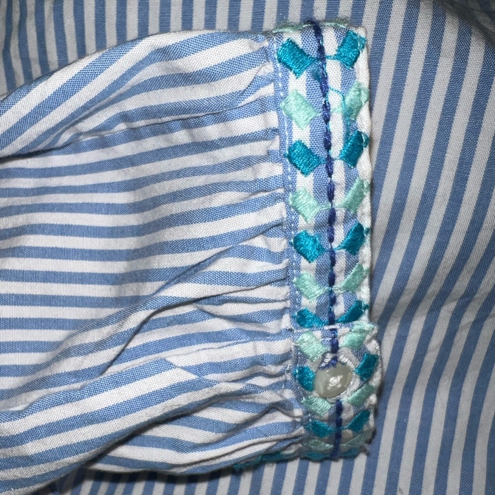 Vineyard Vines Seersucker Embroidered Savannah Top🌹 - Picture 5 of 10